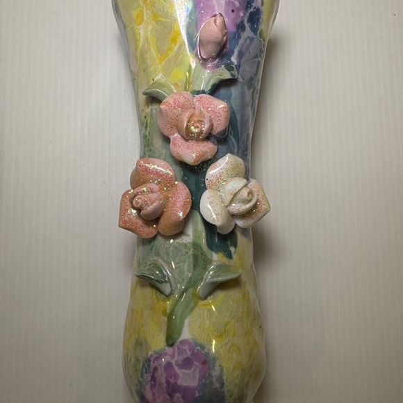 Vintage Tie-Dye Pastel Vase W/Applied Flowers Metallic Luster Look Glitter 7 in - Picture 8 of 12